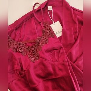 New With Tags! Nighty/Chemise & Robe Set..silky Red! Perfect Christmas Gift!